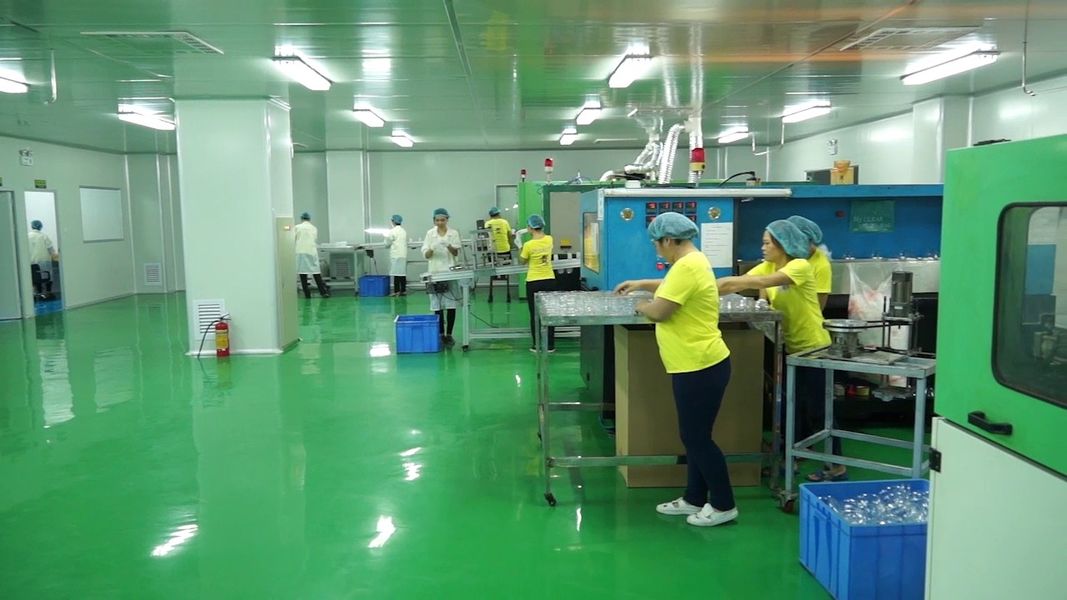 Guangzhou Huihua Packaging Products Co,.LTD manufacturer production line